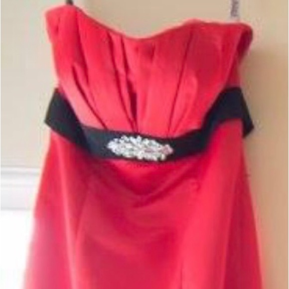 Dress - Picture 4 of 8